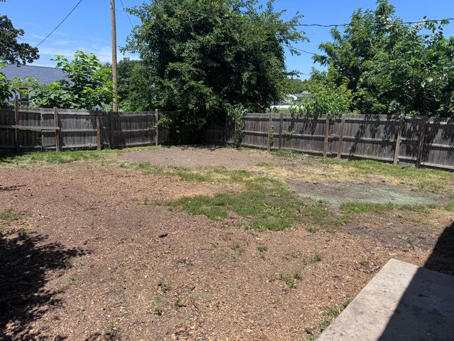 809 S 4TH ST, Moberly, MO 65259
