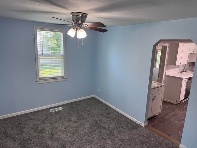 809 S 4TH ST, Moberly, MO 65259