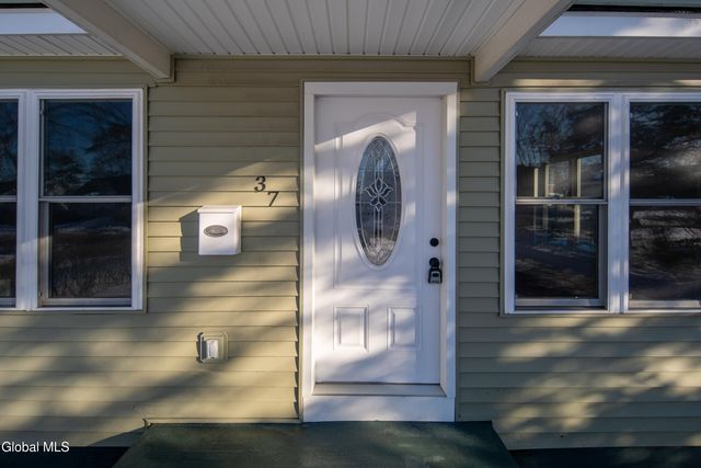 37 Marion Boulevard, Glenville, NY 12302