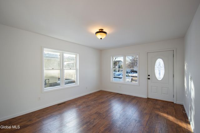 37 Marion Boulevard, Glenville, NY 12302