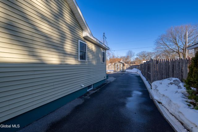 37 Marion Boulevard, Glenville, NY 12302