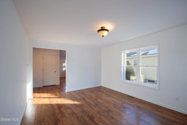 37 Marion Boulevard, Glenville, NY 12302