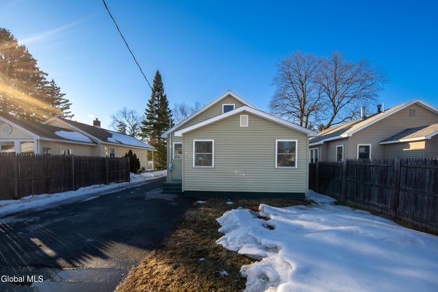 37 Marion Boulevard, Glenville, NY 12302