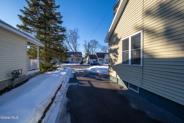 37 Marion Boulevard, Glenville, NY 12302