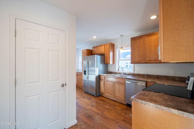 37 Marion Boulevard, Glenville, NY 12302