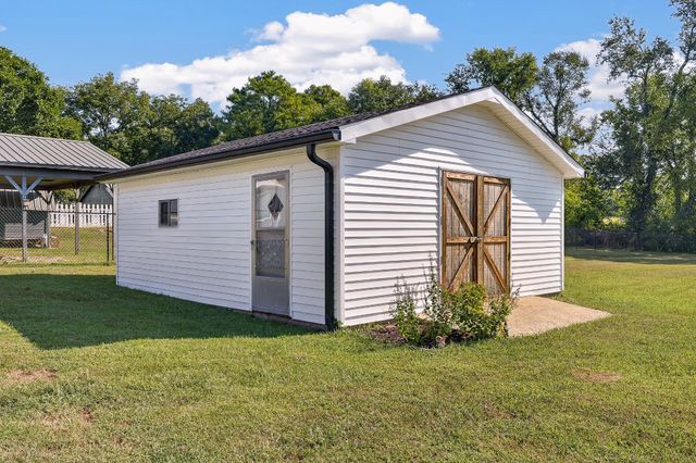 133 High Ave, Fayetteville, TN 37334
