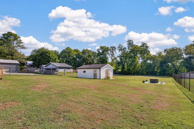 133 High Ave, Fayetteville, TN 37334