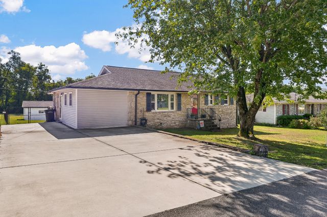 133 High Ave, Fayetteville, TN 37334
