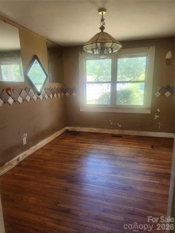 5510 Allen Road E, Charlotte, NC 28269