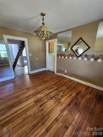 5510 Allen Road E, Charlotte, NC 28269