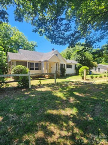 5510 Allen Road E, Charlotte, NC 28269