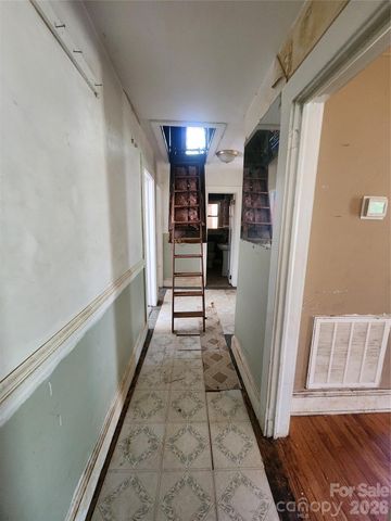 5510 Allen Road E, Charlotte, NC 28269