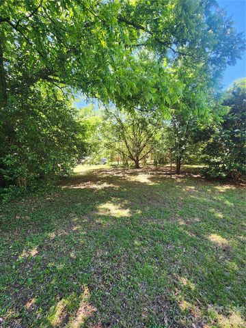 5510 Allen Road E, Charlotte, NC 28269