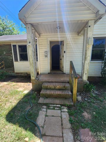 5510 Allen Road E, Charlotte, NC 28269