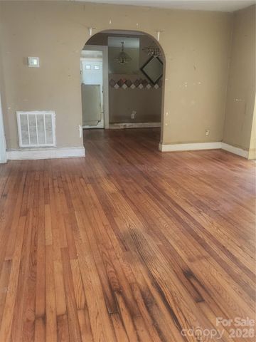 5510 Allen Road E, Charlotte, NC 28269