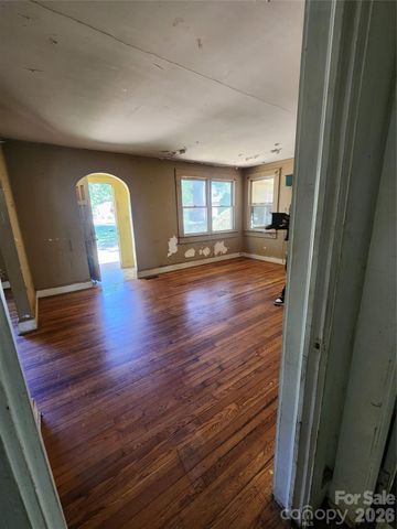 5510 Allen Road E, Charlotte, NC 28269