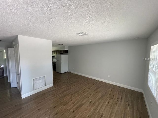 10460 SE US HIGHWAY 441 10464, Belleview, FL 34420