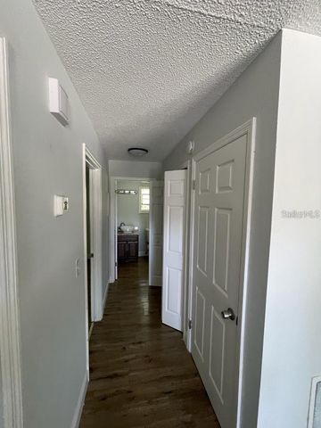 10460 SE US HIGHWAY 441 10464, Belleview, FL 34420