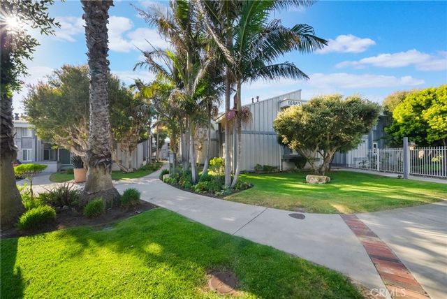 16922 Pacific Coast Hwy 102, Huntington Beach, CA 92649