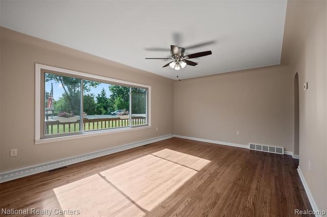 2942 S Baldwin Road, Lake Orion, MI 48360