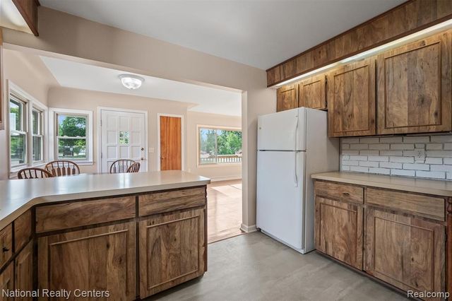 2942 S Baldwin Road, Lake Orion, MI 48360