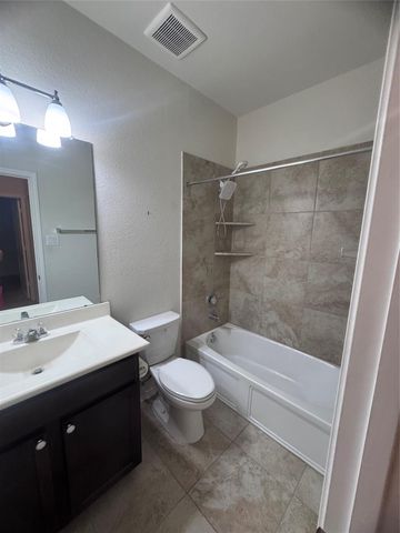 737 Montclair Mist Lane, La Marque, TX 77568