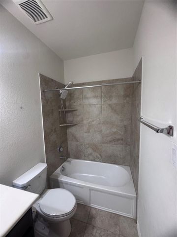 737 Montclair Mist Lane, La Marque, TX 77568