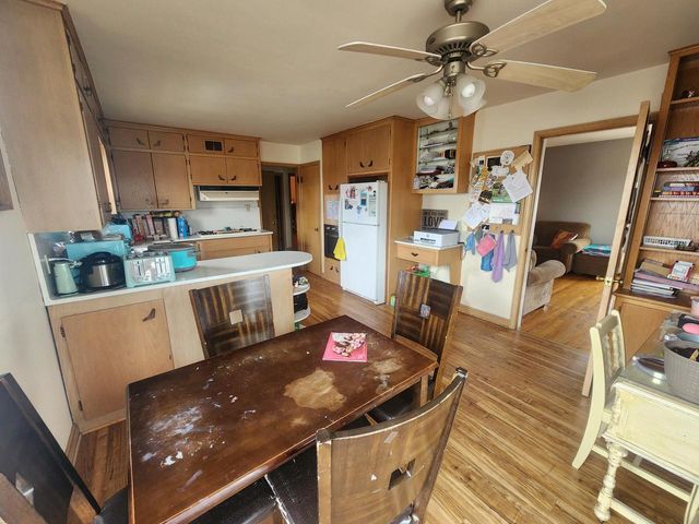 2575 S 76th STREET, West Allis, WI 53219