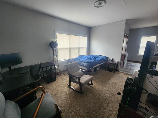 2575 S 76th STREET, West Allis, WI 53219