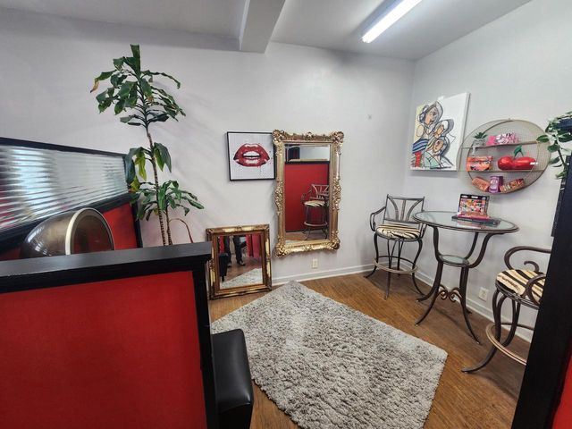 2575 S 76th STREET, West Allis, WI 53219