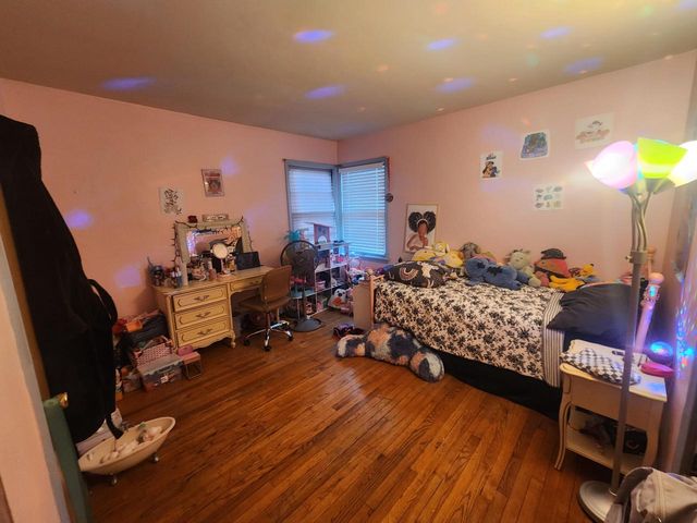 2575 S 76th STREET, West Allis, WI 53219