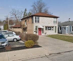 2575 S 76th STREET, West Allis, WI 53219
