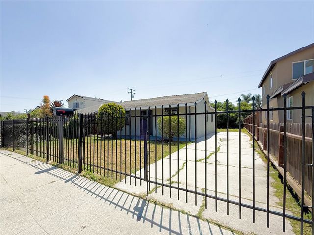 1700 W 153rd Street, Compton, CA 90220