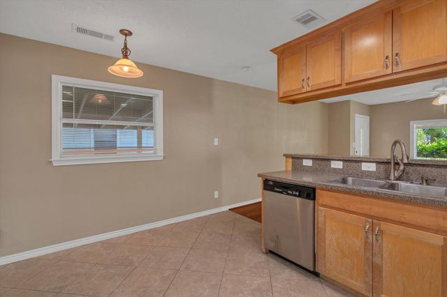 119 Barracuda Avenue, Galveston, TX 77550