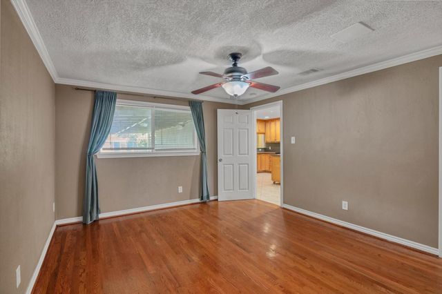 119 Barracuda Avenue, Galveston, TX 77550