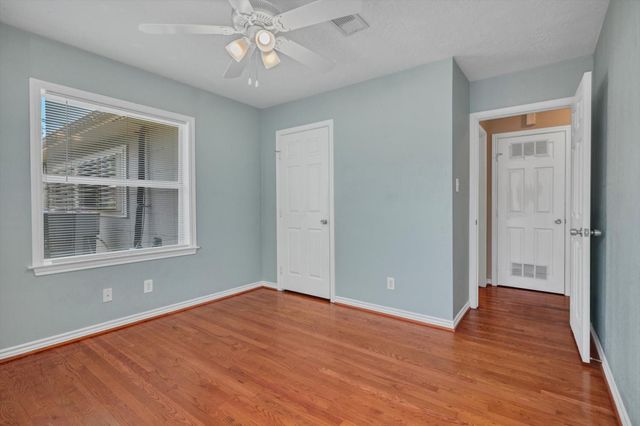 119 Barracuda Avenue, Galveston, TX 77550