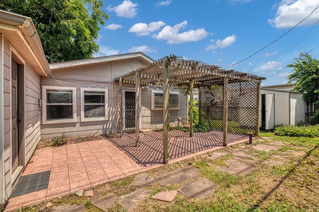 119 Barracuda Avenue, Galveston, TX 77550