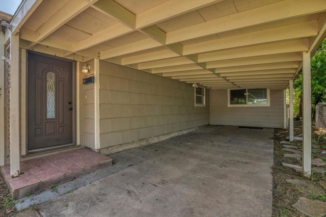 119 Barracuda Avenue, Galveston, TX 77550