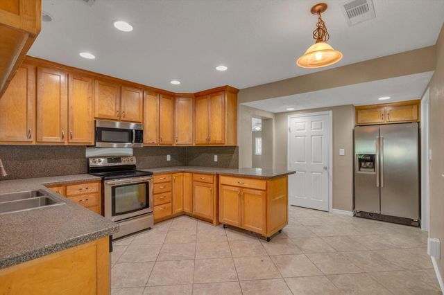 119 Barracuda Avenue, Galveston, TX 77550