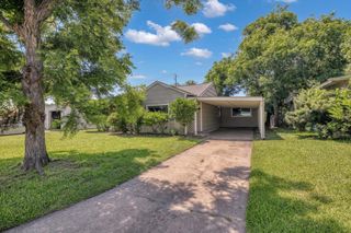 119 Barracuda Avenue, Galveston, TX 77550