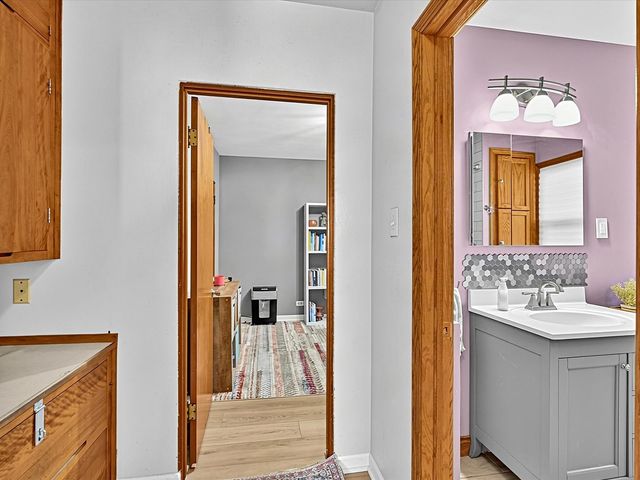 3536 Bernice Road, Lansing, IL 60438