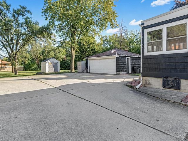 3536 Bernice Road, Lansing, IL 60438