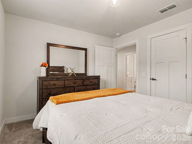 5513 Hughesdale Drive, Charlotte, NC 28215