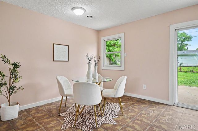 9620 Saint Girard Lane, Edmundson, MO 63134