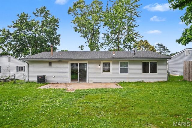 9620 Saint Girard Lane, Edmundson, MO 63134