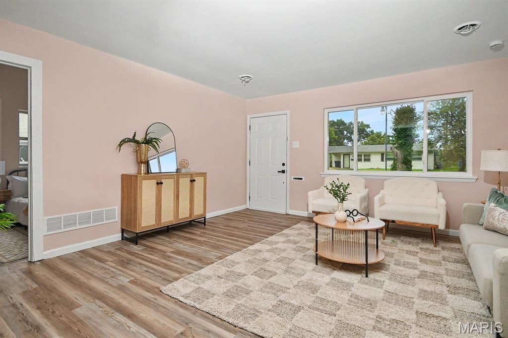 9620 Saint Girard Lane, Edmundson, MO 63134