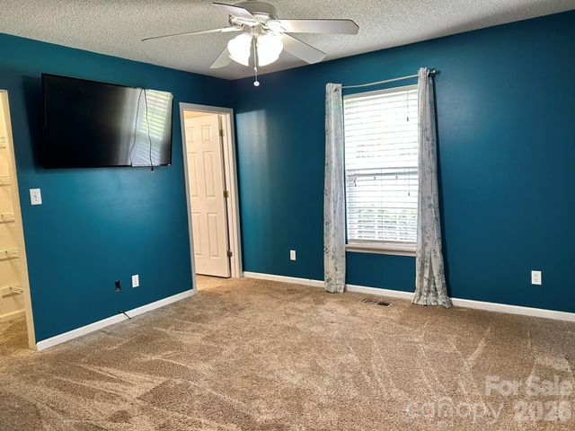 2042 Rocketts Way, Newton, NC 28658