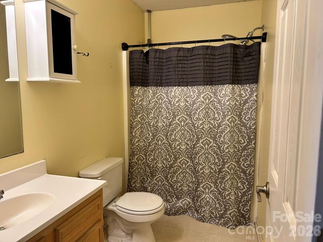 2042 Rocketts Way, Newton, NC 28658
