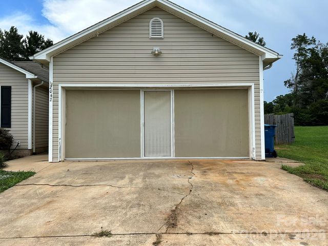 2042 Rocketts Way, Newton, NC 28658