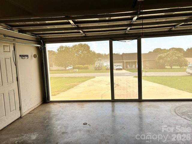 2042 Rocketts Way, Newton, NC 28658